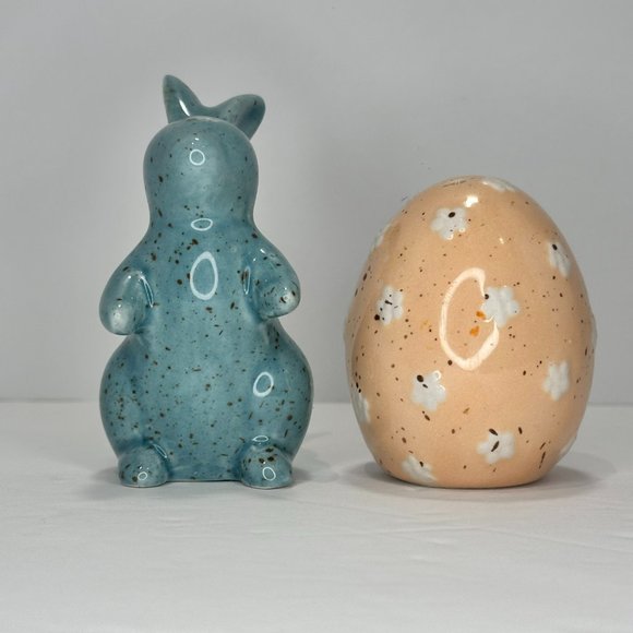 Rabbit & Egg~Salt & Pepper Shakers~Super Cute/Detailed - Picture 2 of 3